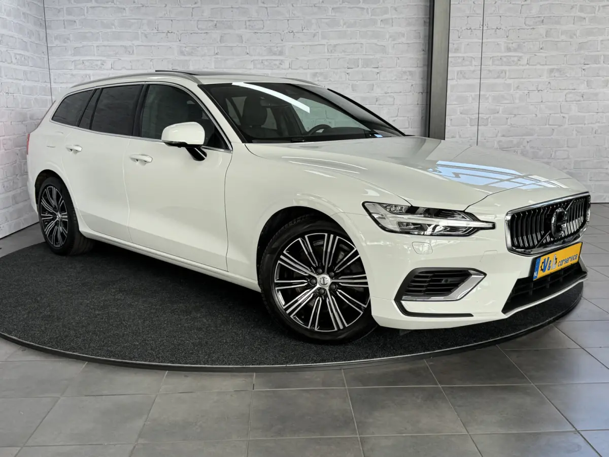 2.0 T8 Twin Engine AWD Inscription B&W HUD Pano Trekhaak Pilot Assist