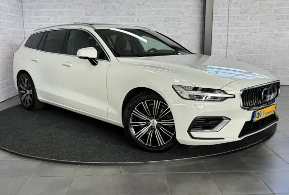 2.0 T8 Twin Engine AWD Inscription B&W HUD Pano Trekhaak Pilot Assist