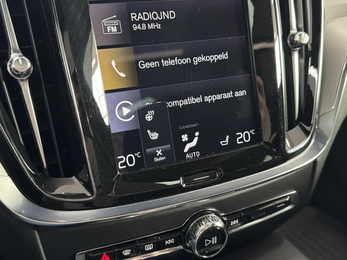 2.0 T8 Twin Engine AWD Inscription B&W HUD Pano Trekhaak Pilot Assist