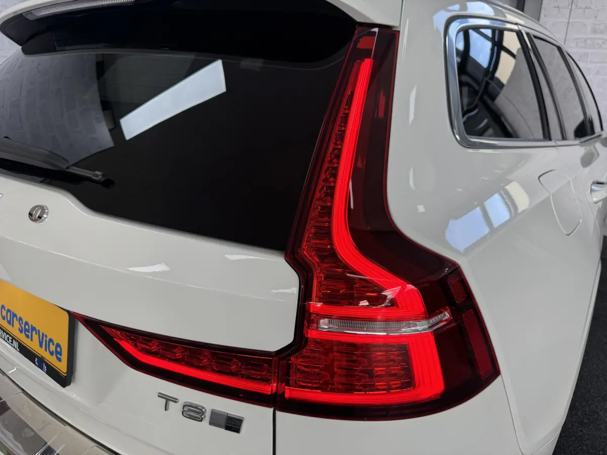 2.0 T8 Twin Engine AWD Inscription B&W HUD Pano Trekhaak Pilot Assist
