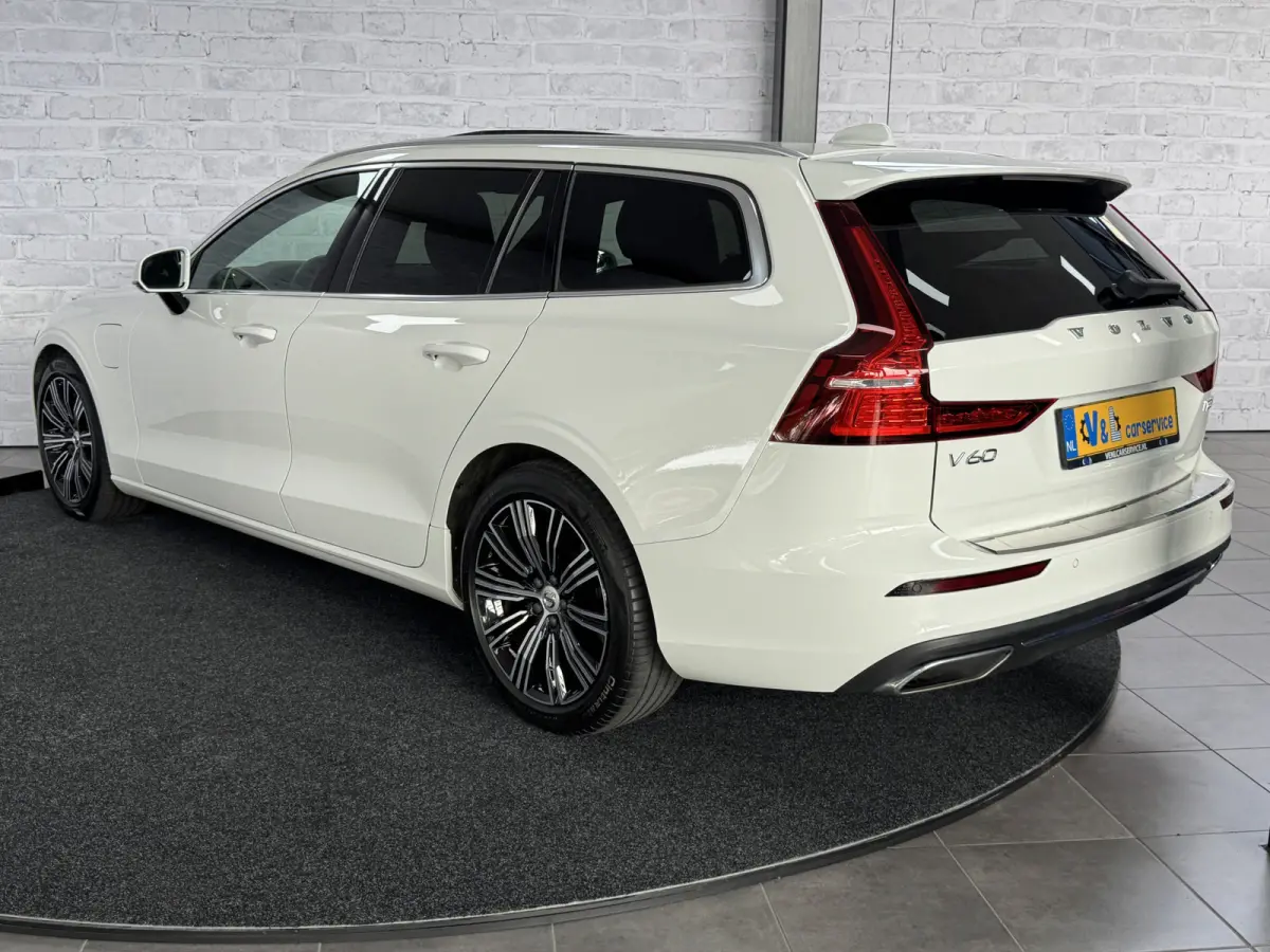2.0 T8 Twin Engine AWD Inscription B&W HUD Pano Trekhaak Pilot Assist