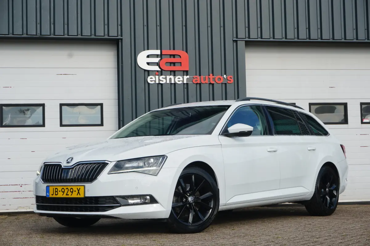 Škoda Superb Combi 2016 Benzine Handgeschakeld leasen