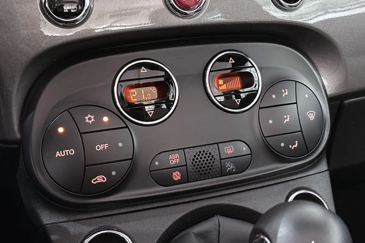 1.0 Hybrid Dolcevita Cabrio Climate Control Apple CarPlay 15" LMW