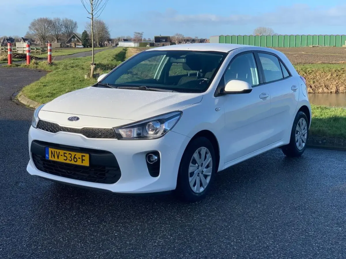 1.0 TGDI ComfortPlusLine Navigator/ Navigatie / Achteruitrijcamera / Airco / Cruise Control /Nieuw model!