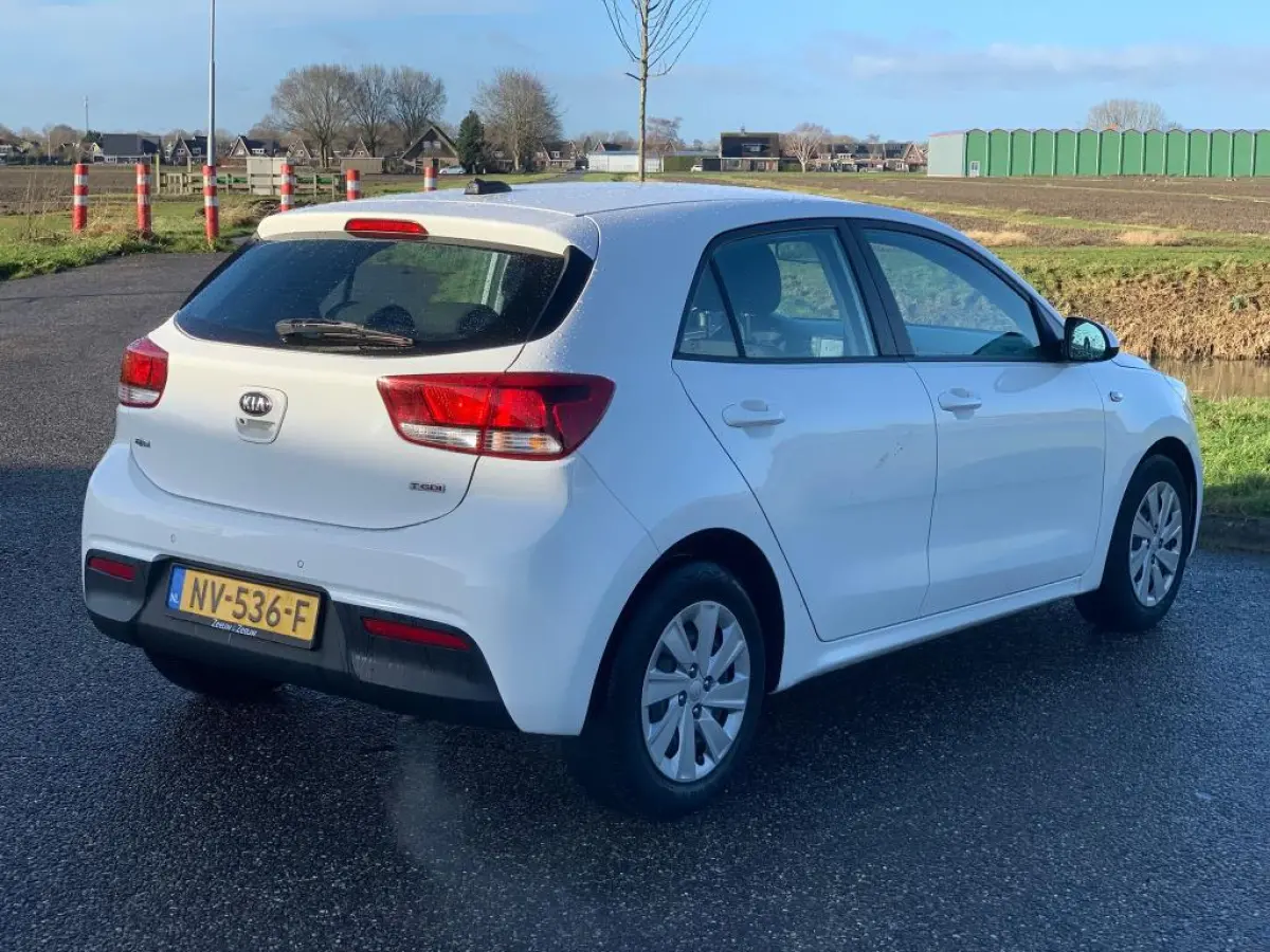 1.0 TGDI ComfortPlusLine Navigator/ Navigatie / Achteruitrijcamera / Airco / Cruise Control /Nieuw model!