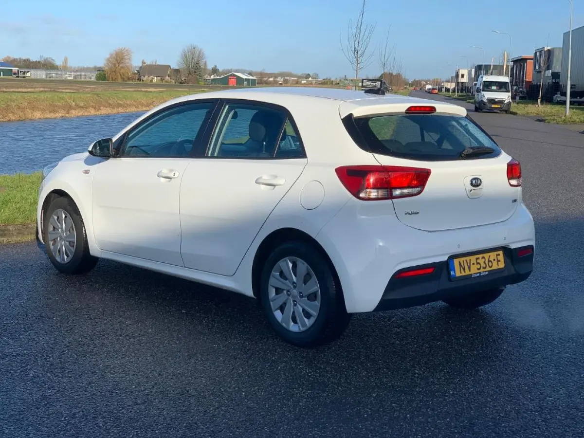 1.0 TGDI ComfortPlusLine Navigator/ Navigatie / Achteruitrijcamera / Airco / Cruise Control /Nieuw model!