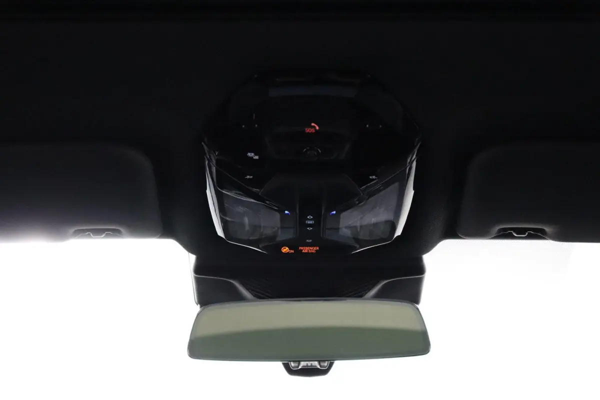 30e xDrive | SOH 100% | M-Sport | Panoramadak | Trekhaak | M-pakket Pro | Extra Getint Glas