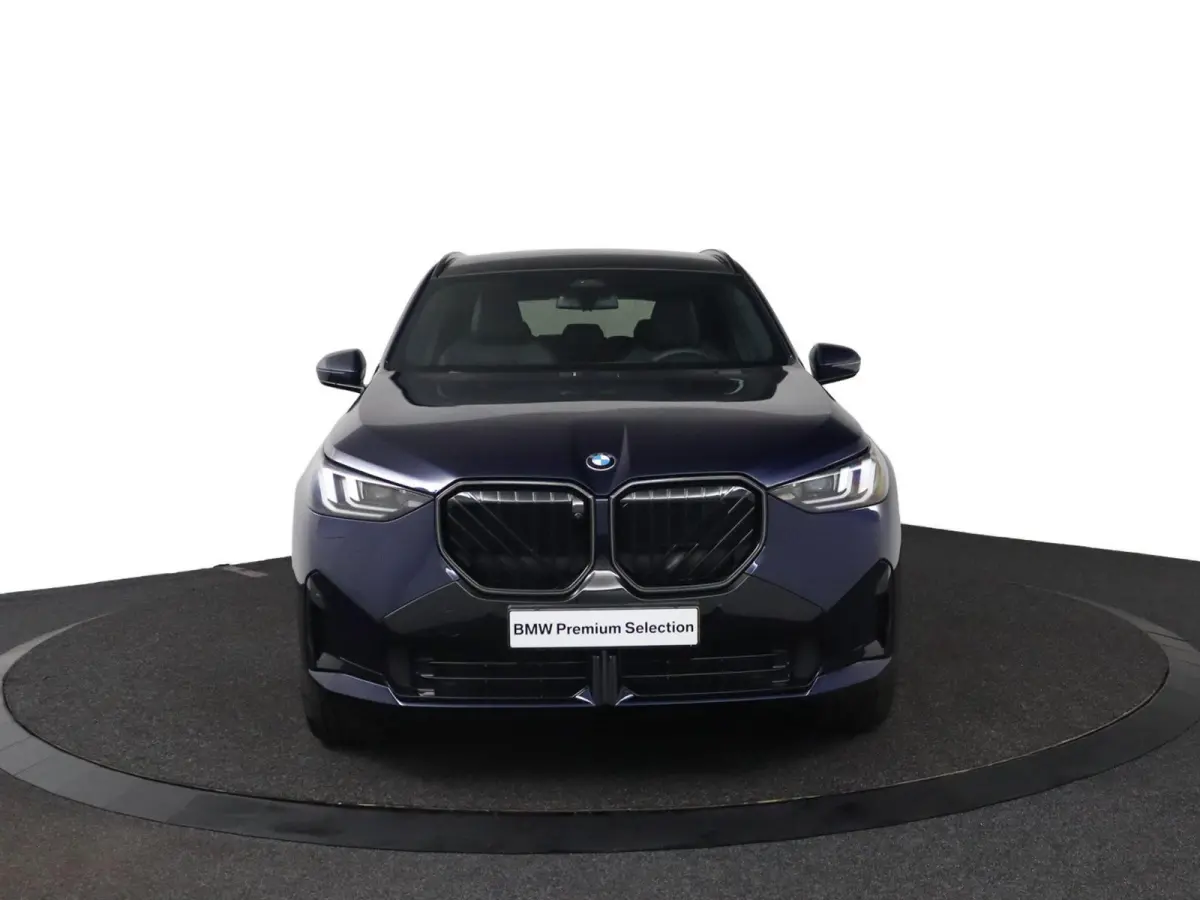 30e xDrive | SOH 100% | M-Sport | Panoramadak | Trekhaak | M-pakket Pro | Extra Getint Glas