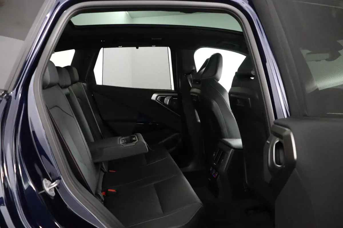 30e xDrive | SOH 100% | M-Sport | Panoramadak | Trekhaak | M-pakket Pro | Extra Getint Glas