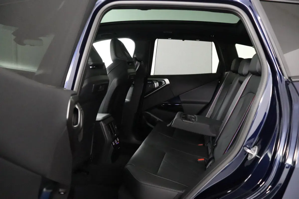 30e xDrive | SOH 100% | M-Sport | Panoramadak | Trekhaak | M-pakket Pro | Extra Getint Glas