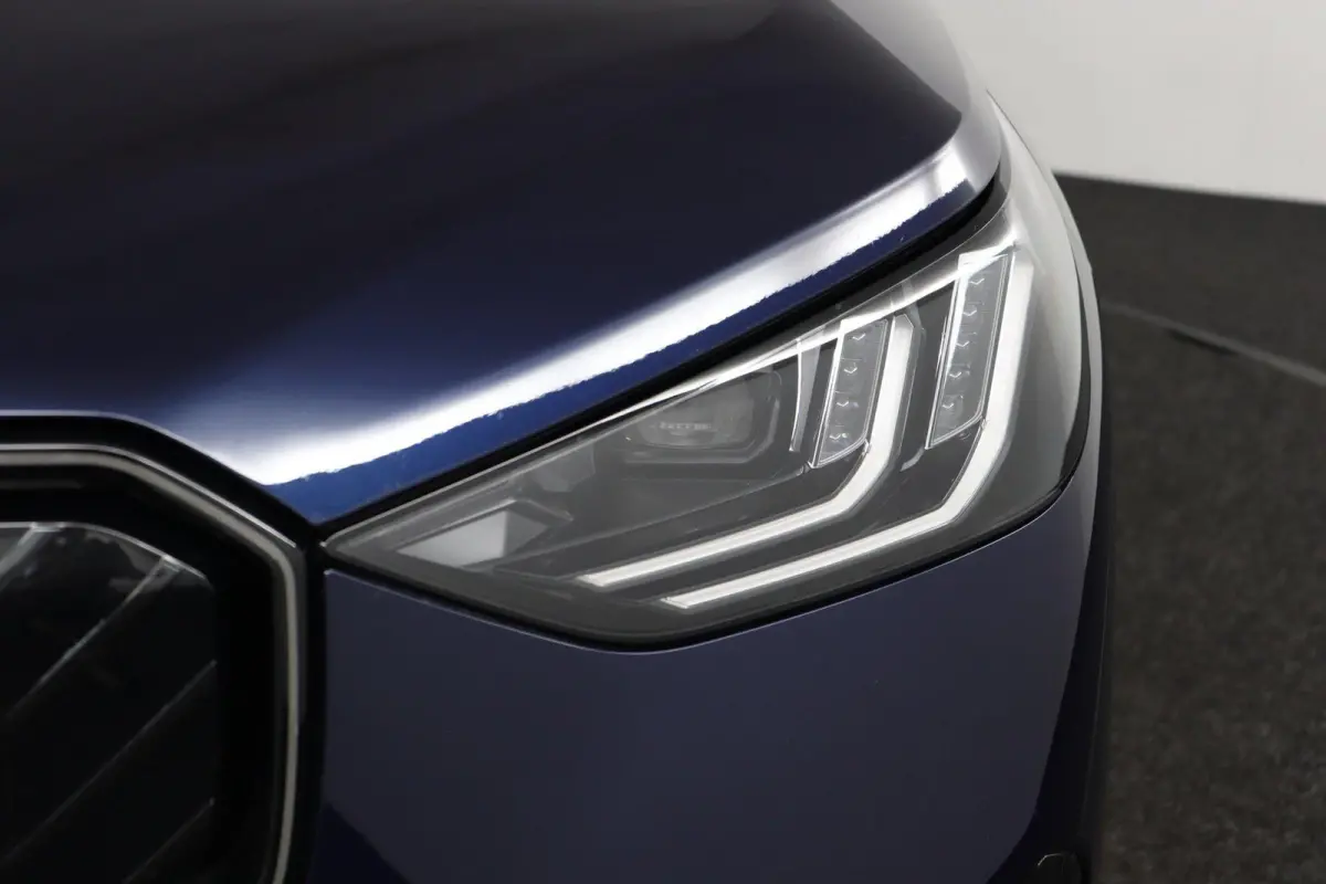 30e xDrive | SOH 100% | M-Sport | Panoramadak | Trekhaak | M-pakket Pro | Extra Getint Glas