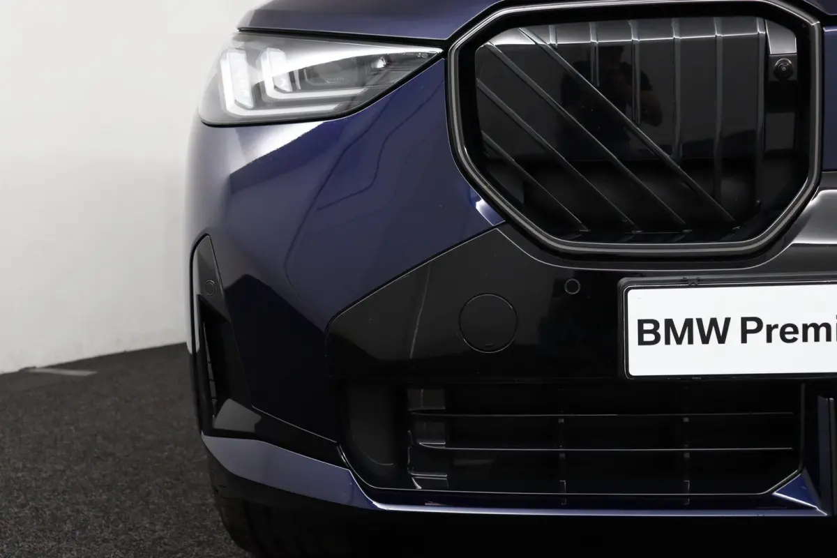30e xDrive | SOH 100% | M-Sport | Panoramadak | Trekhaak | M-pakket Pro | Extra Getint Glas