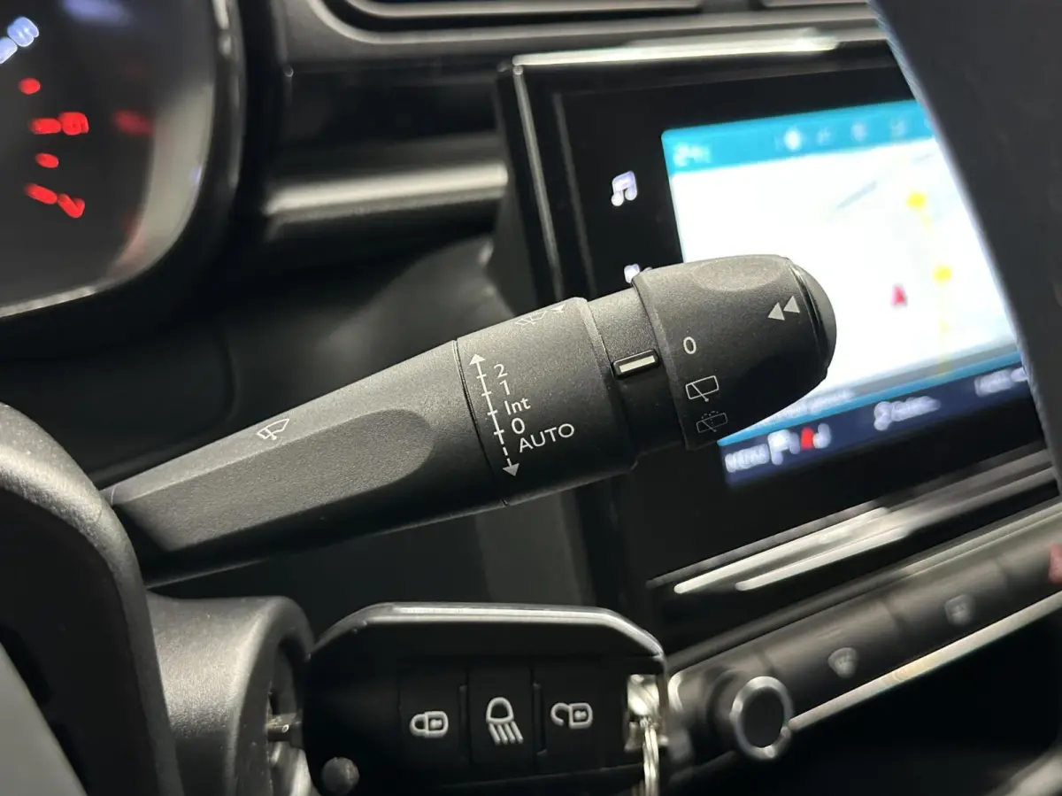 1.2 PureTech ELLE CARPLAY NAVI CRUISE 28000 KM.