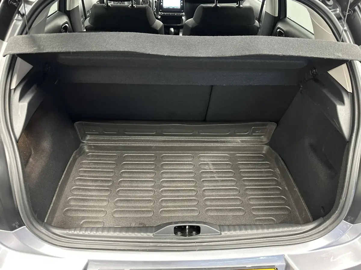 1.2 PureTech ELLE CARPLAY NAVI CRUISE 28000 KM.