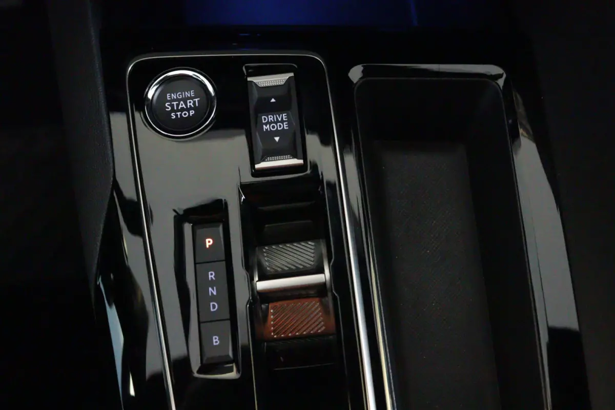 1.6 HYbrid 225 Active Pack Business | NAVI / APPCONNECT | CAMERA + PDC | CRUISE | LANE-ASSIST | VIRTUAL COCKPIT |
