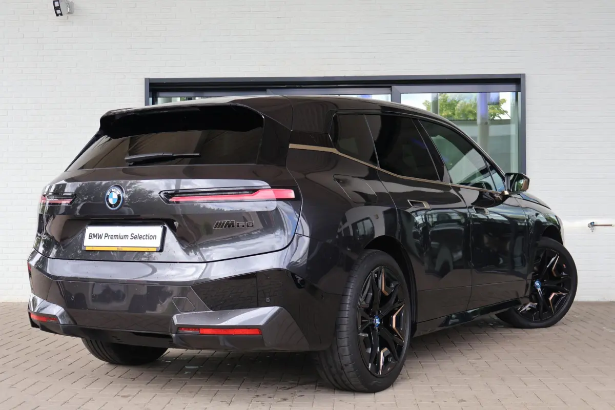 M60 High Executive 112 kWh | M Sport | SOH 99,1% | Driving Assistant Professional  | Trekhaak | Bowers & Wilkins | Sky Lounge