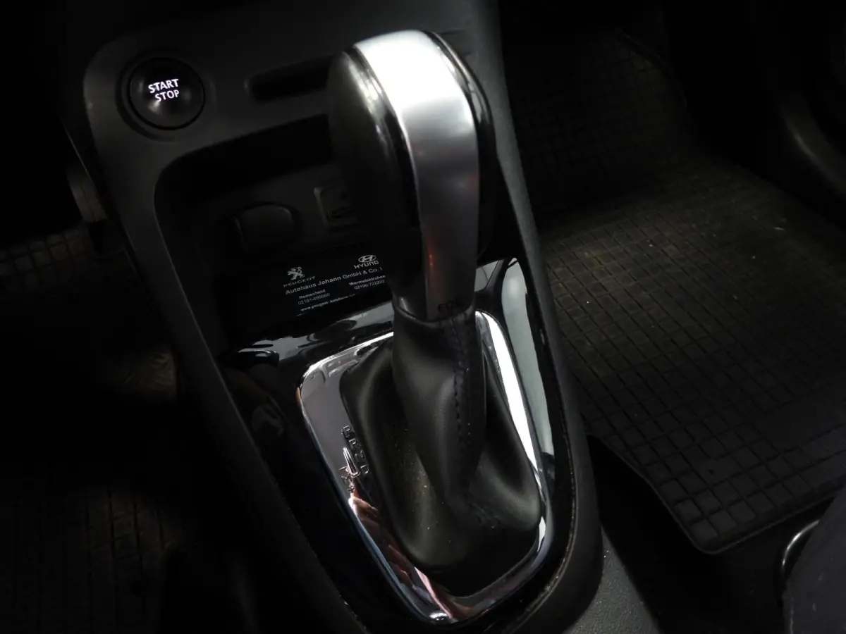 1.2 TCe Aut. Xmod CLIMA/CAMERA/CRUISE/17"LMV!