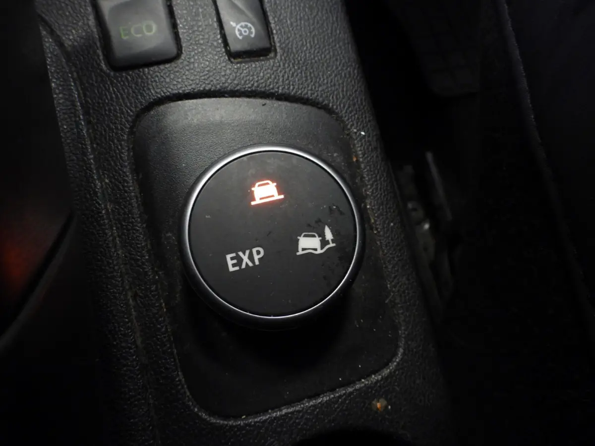 1.2 TCe Aut. Xmod CLIMA/CAMERA/CRUISE/17"LMV!