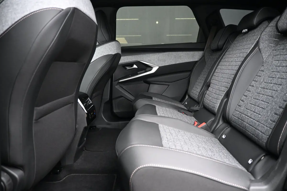 1.6 Plug-in Hybrid 195 Allure 7p Tot 8 Jaar Garantie! | AGR-Comfortstoel | 360 Camera | Adaptive Cruise | Stuur/Stoelverwarming | Dodehoek-Detectie | !!