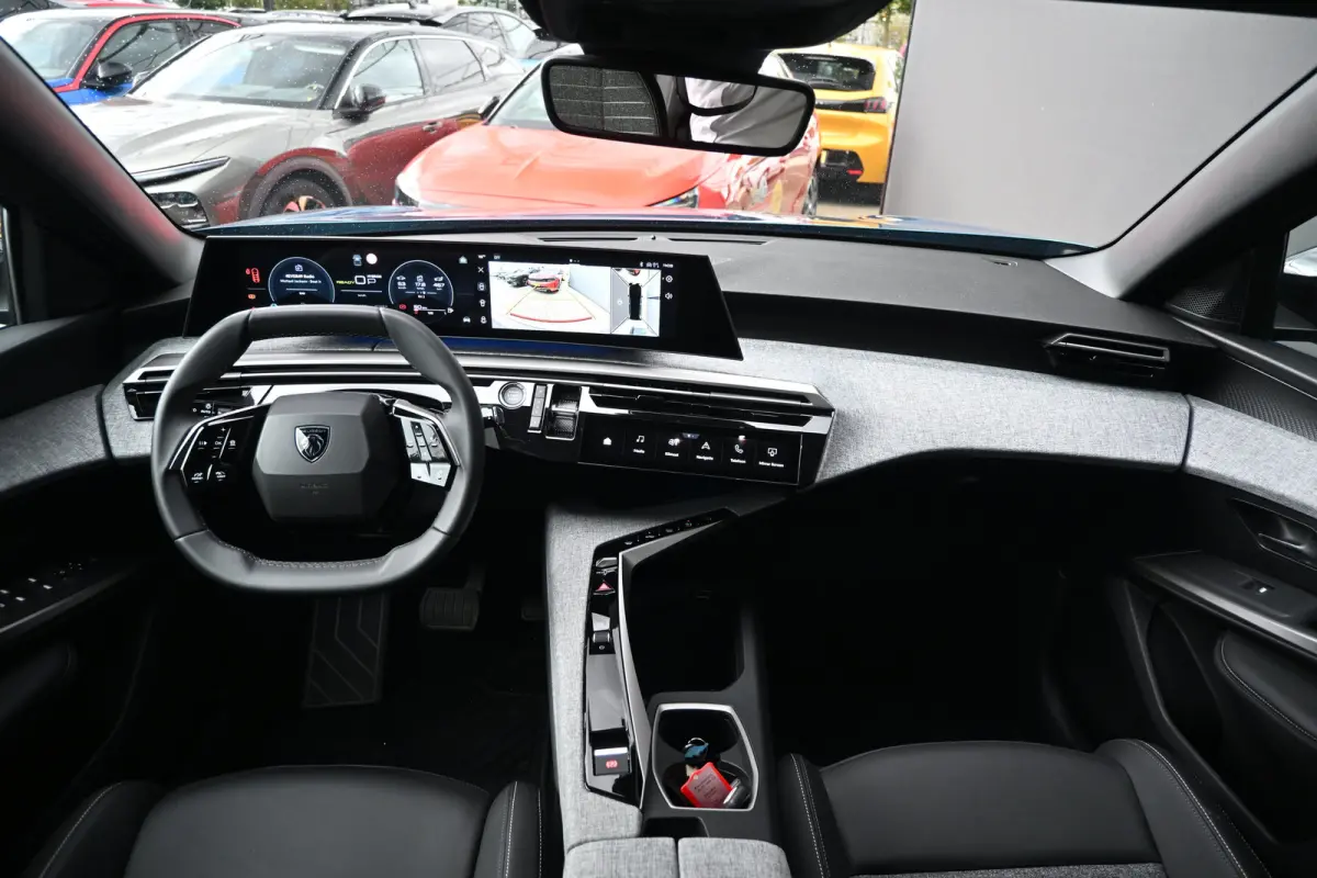 1.6 Plug-in Hybrid 195 Allure 7p Tot 8 Jaar Garantie! | AGR-Comfortstoel | 360 Camera | Adaptive Cruise | Stuur/Stoelverwarming | Dodehoek-Detectie | !!