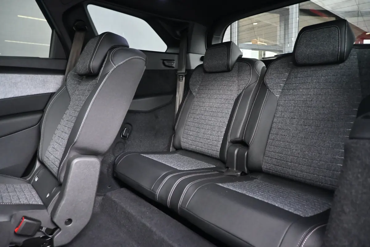 1.6 Plug-in Hybrid 195 Allure 7p Tot 8 Jaar Garantie! | AGR-Comfortstoel | 360 Camera | Adaptive Cruise | Stuur/Stoelverwarming | Dodehoek-Detectie | !!