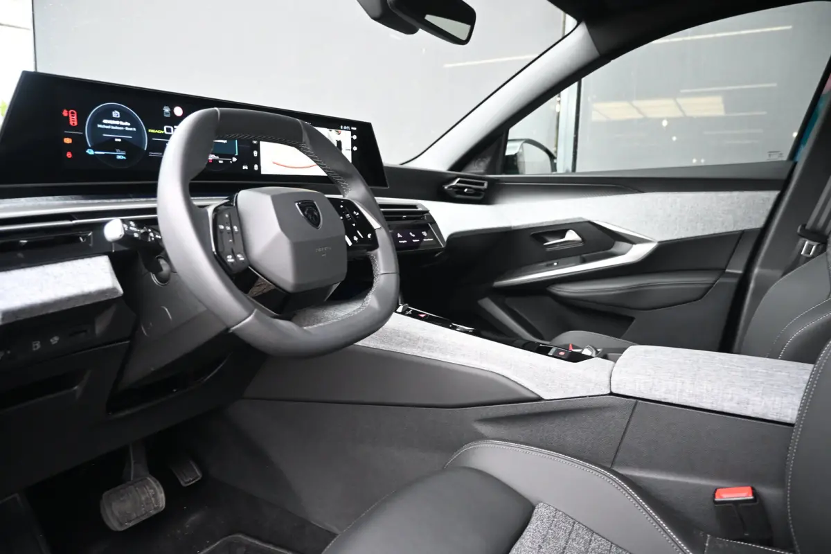 1.6 Plug-in Hybrid 195 Allure 7p Tot 8 Jaar Garantie! | AGR-Comfortstoel | 360 Camera | Adaptive Cruise | Stuur/Stoelverwarming | Dodehoek-Detectie | !!