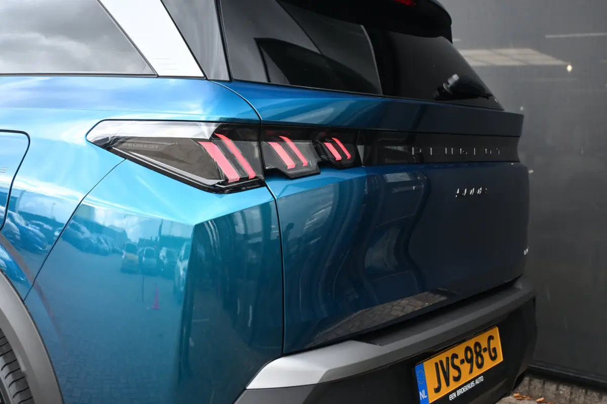 1.6 Plug-in Hybrid 195 Allure 7p Tot 8 Jaar Garantie! | AGR-Comfortstoel | 360 Camera | Adaptive Cruise | Stuur/Stoelverwarming | Dodehoek-Detectie | !!