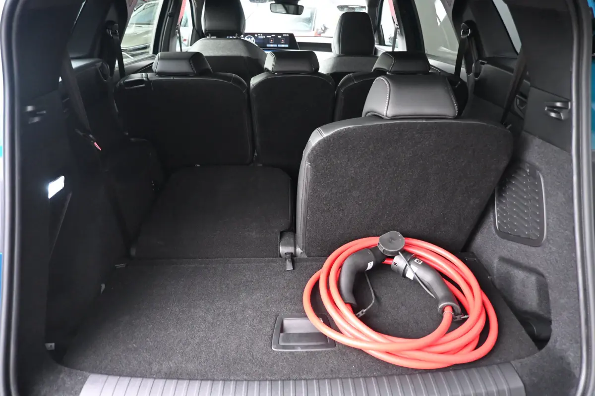 1.6 Plug-in Hybrid 195 Allure 7p Tot 8 Jaar Garantie! | AGR-Comfortstoel | 360 Camera | Adaptive Cruise | Stuur/Stoelverwarming | Dodehoek-Detectie | !!