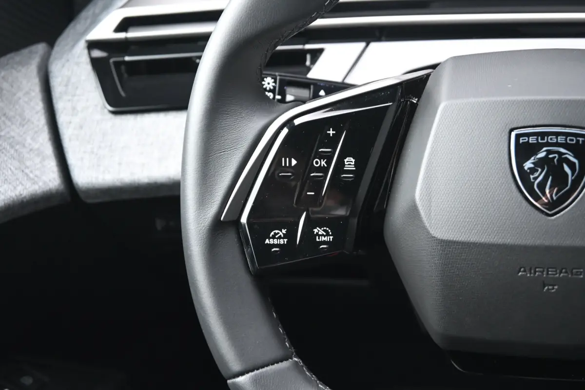 1.6 Plug-in Hybrid 195 Allure 7p Tot 8 Jaar Garantie! | AGR-Comfortstoel | 360 Camera | Adaptive Cruise | Stuur/Stoelverwarming | Dodehoek-Detectie | !!