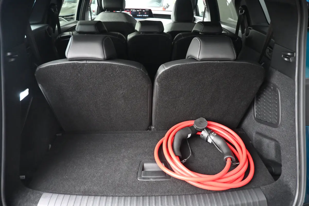 1.6 Plug-in Hybrid 195 Allure 7p Tot 8 Jaar Garantie! | AGR-Comfortstoel | 360 Camera | Adaptive Cruise | Stuur/Stoelverwarming | Dodehoek-Detectie | !!