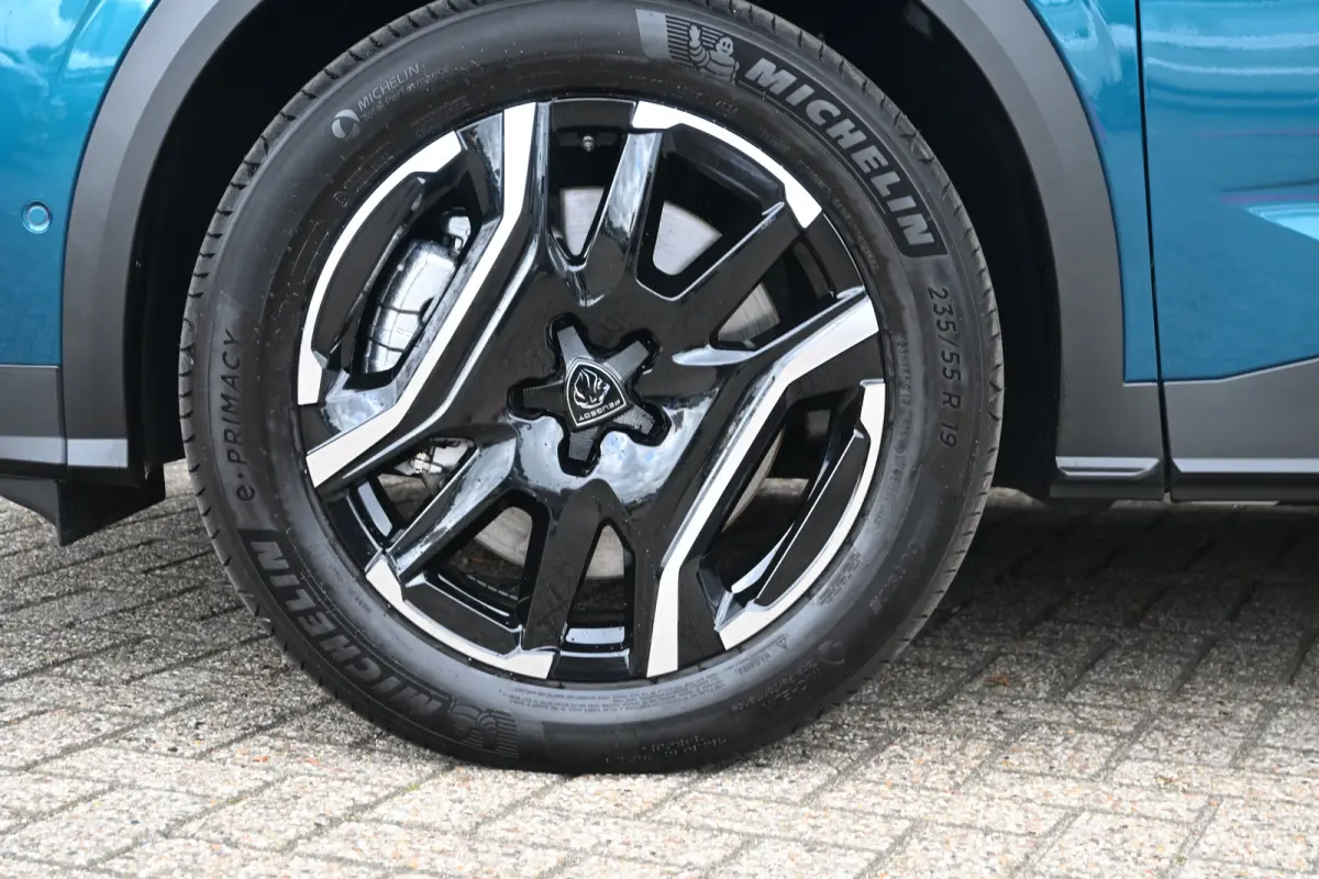 1.6 Plug-in Hybrid 195 Allure 7p Tot 8 Jaar Garantie! | AGR-Comfortstoel | 360 Camera | Adaptive Cruise | Stuur/Stoelverwarming | Dodehoek-Detectie | !!