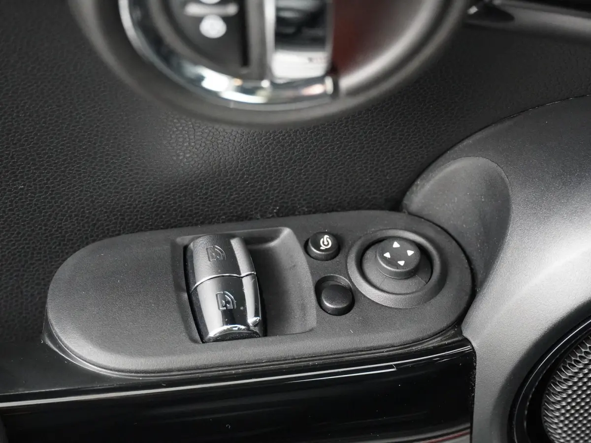 Cooper JCW pakket | Stoelverwarming | LED | Parkeersensoren |