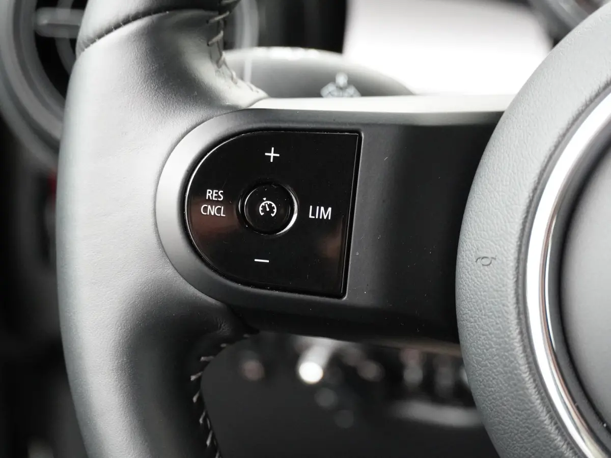 Cooper JCW pakket | Stoelverwarming | LED | Parkeersensoren |