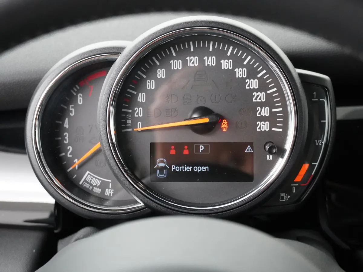 Cooper JCW pakket | Stoelverwarming | LED | Parkeersensoren |