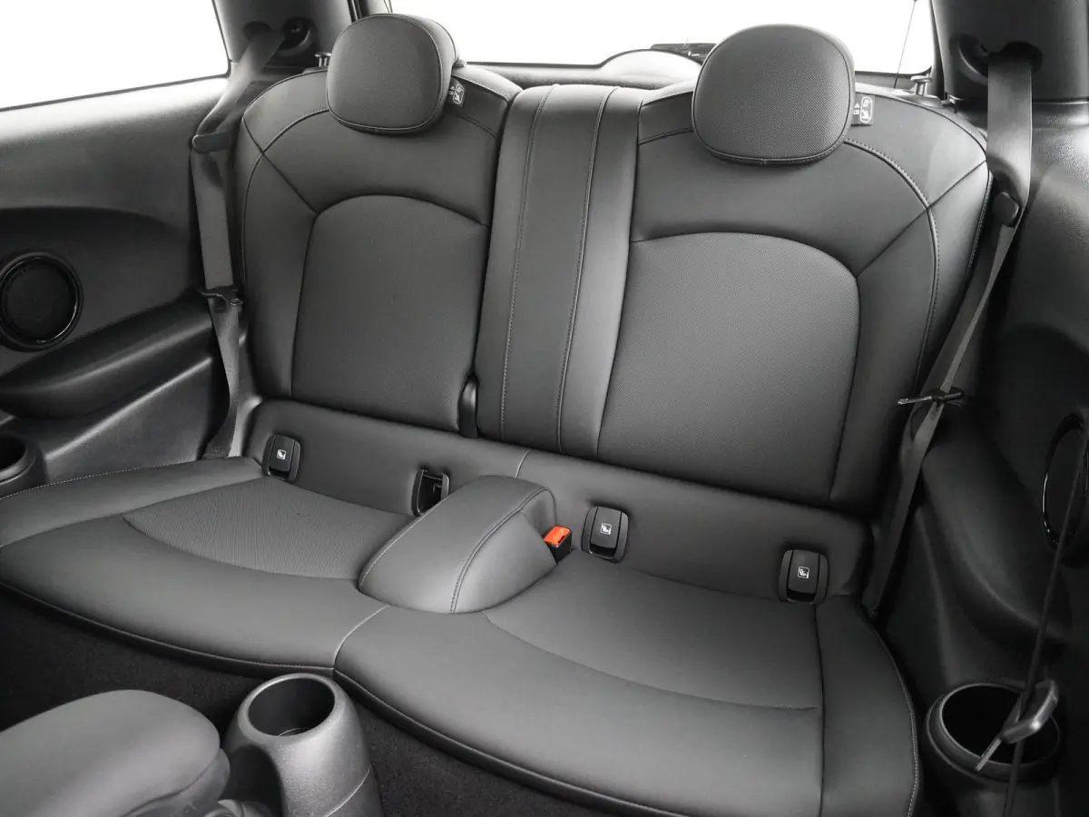 Cooper JCW pakket | Stoelverwarming | LED | Parkeersensoren |
