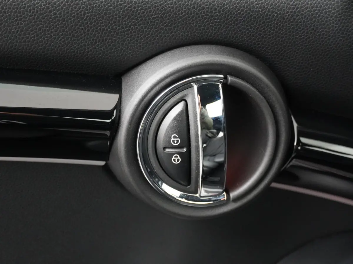 Cooper JCW pakket | Stoelverwarming | LED | Parkeersensoren |