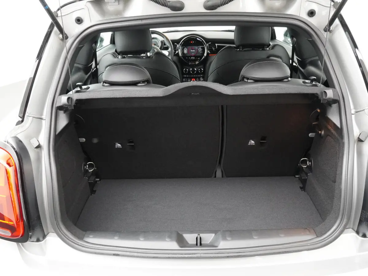 Cooper JCW pakket | Stoelverwarming | LED | Parkeersensoren |