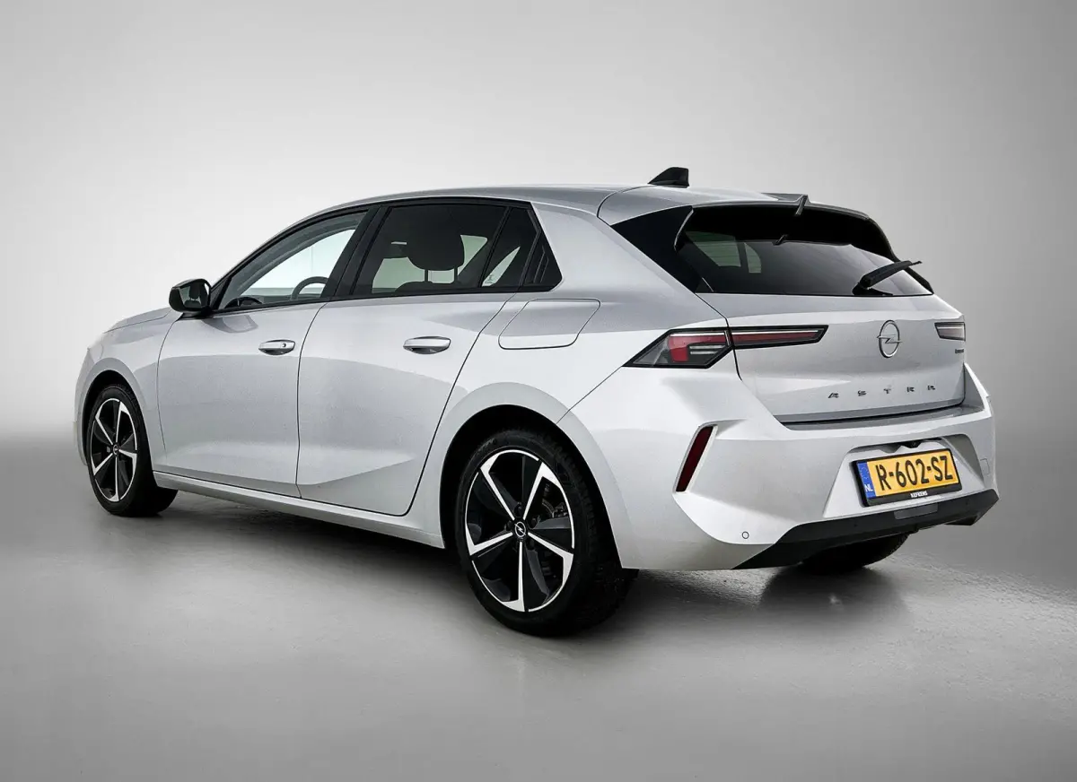 180pk Hybrid Edition | 1ste eigenaar | Stuur/stoelverwarming | Camera | LED lampen | Navigatie | AUTOMAAT