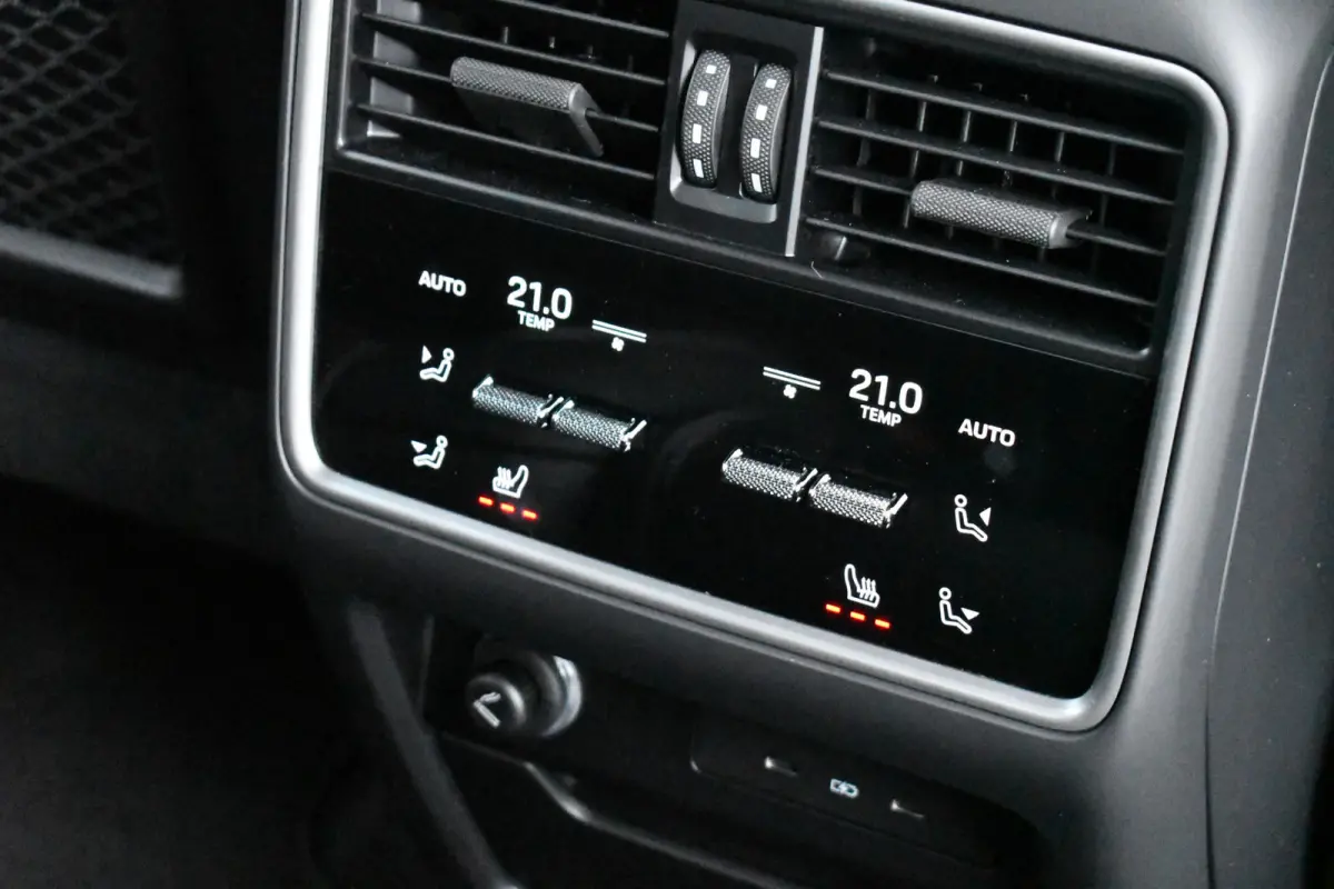 4.0 Turbo E-Hybrid GT Burmester PDCC Carbon HUD ACC 360