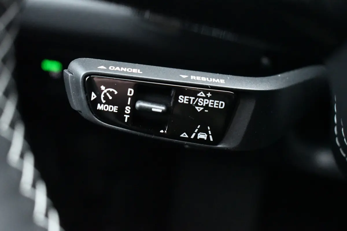 4.0 Turbo E-Hybrid GT Burmester PDCC Carbon HUD ACC 360