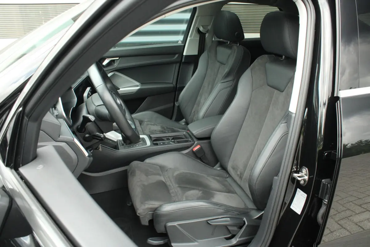 35 TFSI 150pk S-tronic Edition | Panoramadak | Achteruitrijcamera | Stoelverwarming | Climate Control