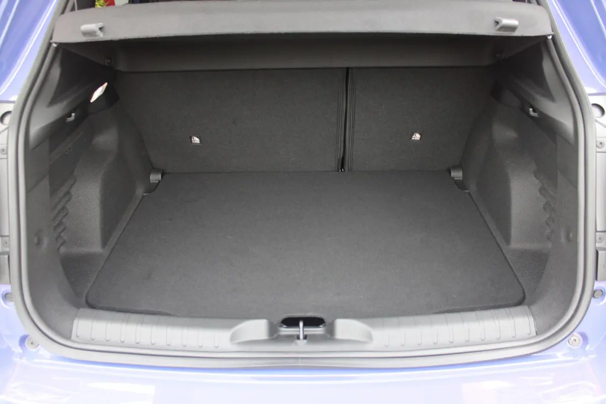 SCORPIONISSIMA 280PK 54 kWh | SABELT PERFORMANCE SPORT STOELEN/BEKLEDING | ENGINE SOUND GENERATOR | PACK DESIGN SCORPIONISSIMA | PACK TECH SCORPIONISSIMA | PACK WINTER (STOEL VERWARMING/VOOR