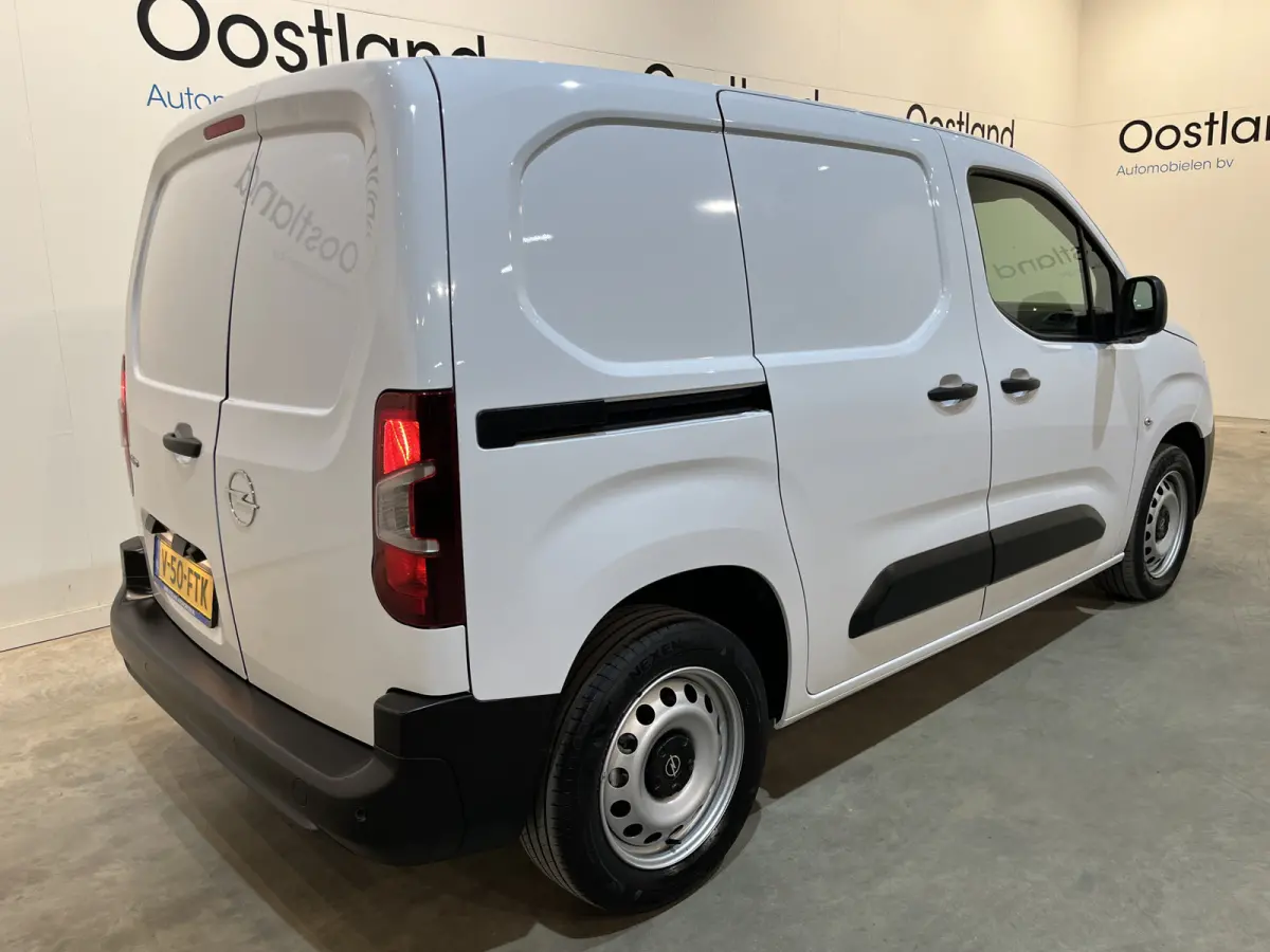 1.2 PureTech 110 PK L1 BENZINE / NIEUW MODEL / Euro 6 / Airco / CarPlay / Camera / Cruise Control / 52.850  KM !!