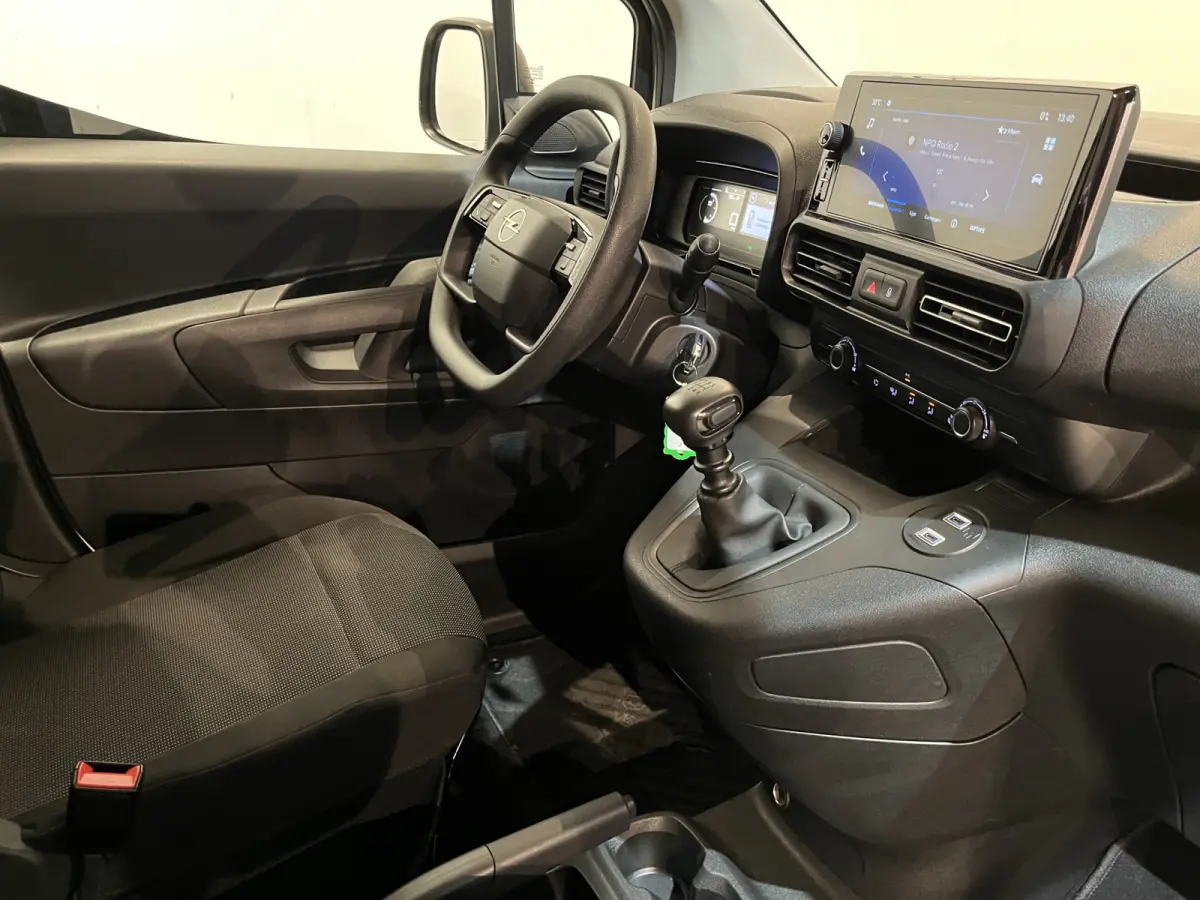1.2 PureTech 110 PK L1 BENZINE / NIEUW MODEL / Euro 6 / Airco / CarPlay / Camera / Cruise Control / 52.850  KM !!