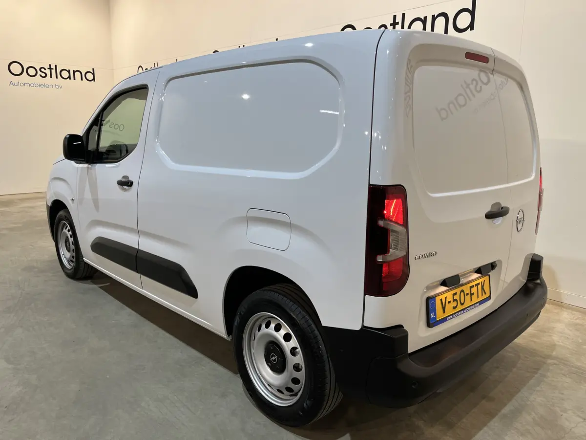 1.2 PureTech 110 PK L1 BENZINE / NIEUW MODEL / Euro 6 / Airco / CarPlay / Camera / Cruise Control / 52.850  KM !!