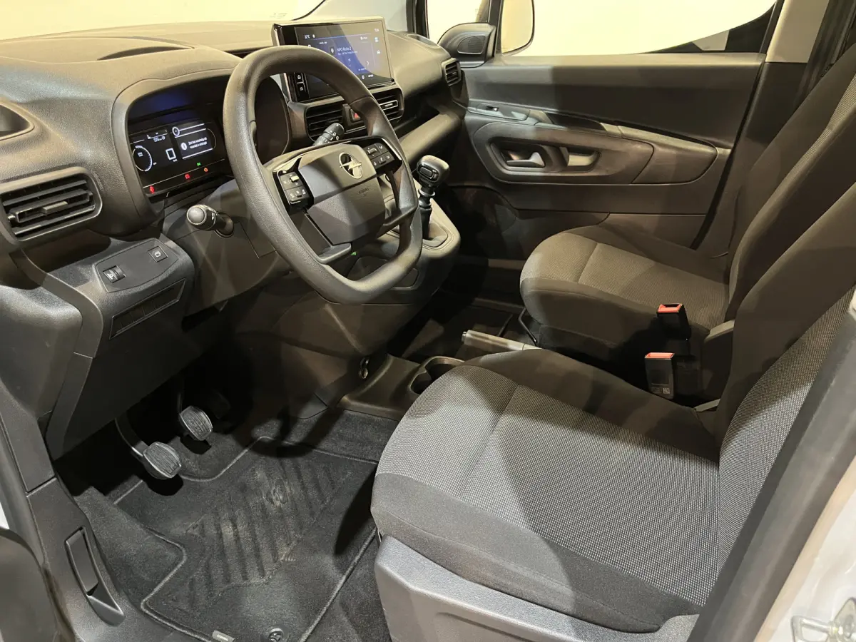 1.2 PureTech 110 PK L1 BENZINE / NIEUW MODEL / Euro 6 / Airco / CarPlay / Camera / Cruise Control / 52.850  KM !!