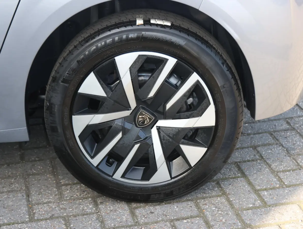 1.2 Hybrid 110 e-DCS6 Business Camera | Keyless | Parkeersensoren V+A | Navigatie | Climate Control | Apple Carplay & Android Auto | Voorraad