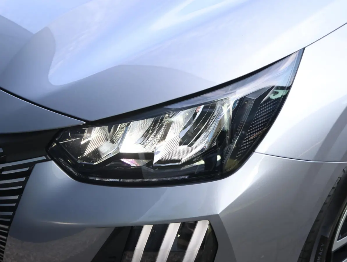 1.2 Hybrid 110 e-DCS6 Business Camera | Keyless | Parkeersensoren V+A | Navigatie | Climate Control | Apple Carplay & Android Auto | Voorraad