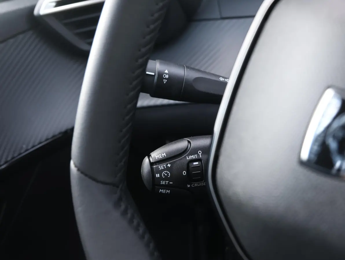 1.2 Hybrid 110 e-DCS6 Business Camera | Keyless | Parkeersensoren V+A | Navigatie | Climate Control | Apple Carplay & Android Auto | Voorraad