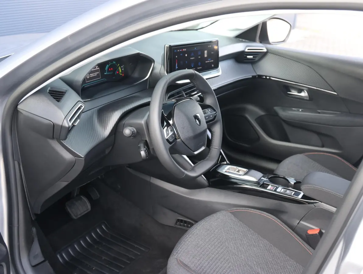 1.2 Hybrid 110 e-DCS6 Business Camera | Keyless | Parkeersensoren V+A | Navigatie | Climate Control | Apple Carplay & Android Auto | Voorraad